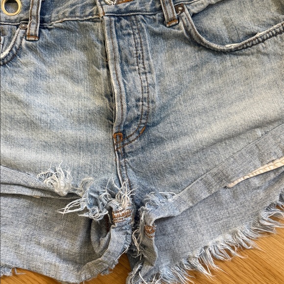 We the Free People Distressed Denim Shorts Cut Off Boho 29 100% cotton - Picture 4 of 5